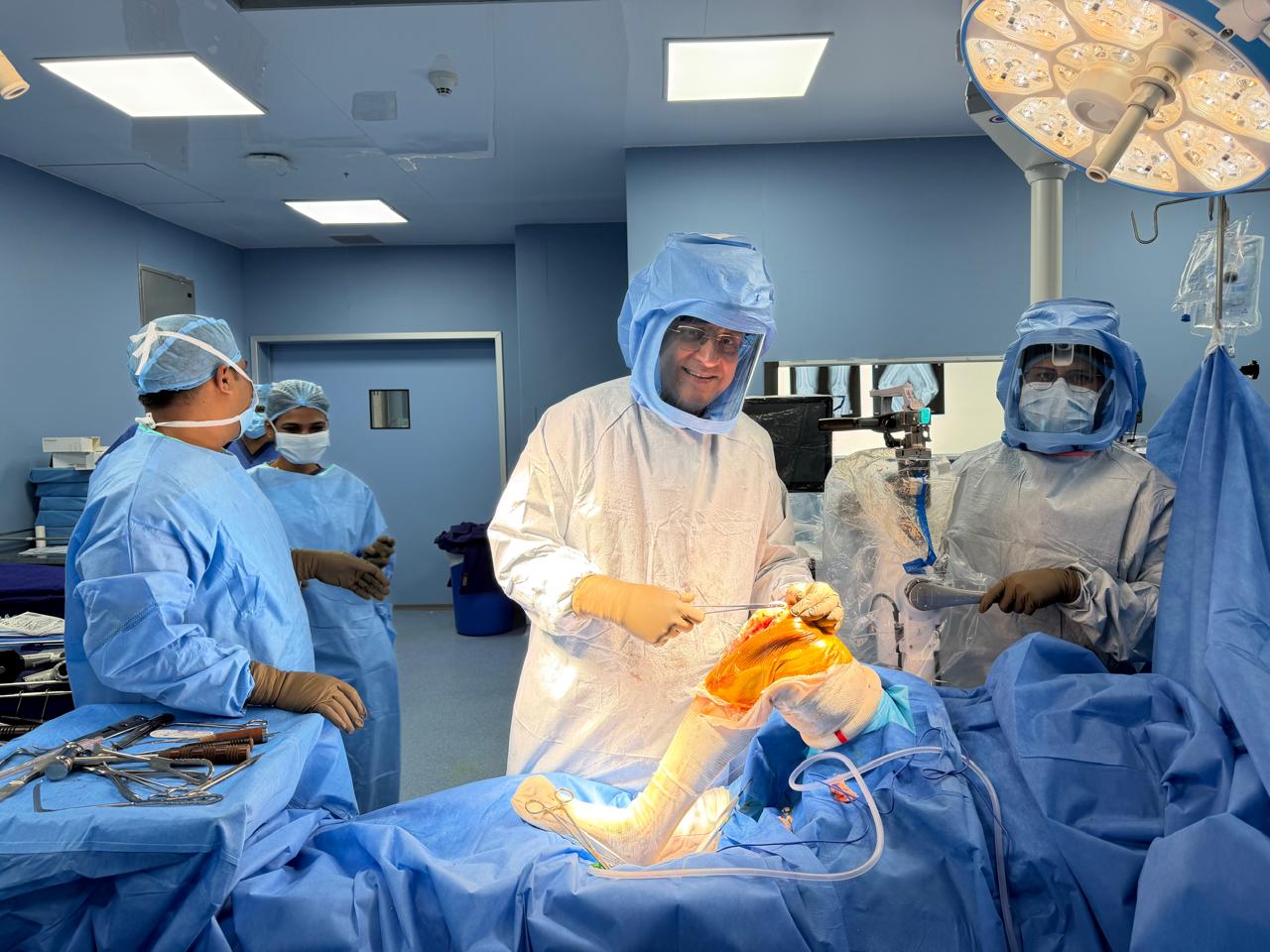 Dr. Vinay Joshi performing joint replacement surgery at Kokilaben Hospital Mumbai